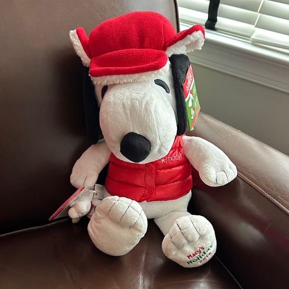 Macy's 2015 Holiday Snoopy Plush with puffer vest - Picture 9 of 10